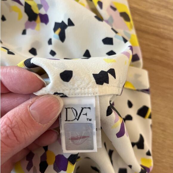 Diane Von Furstenberg Sleeveless Abstract Silk Blouse Size S Multicolor Flaw - Picture 5 of 9